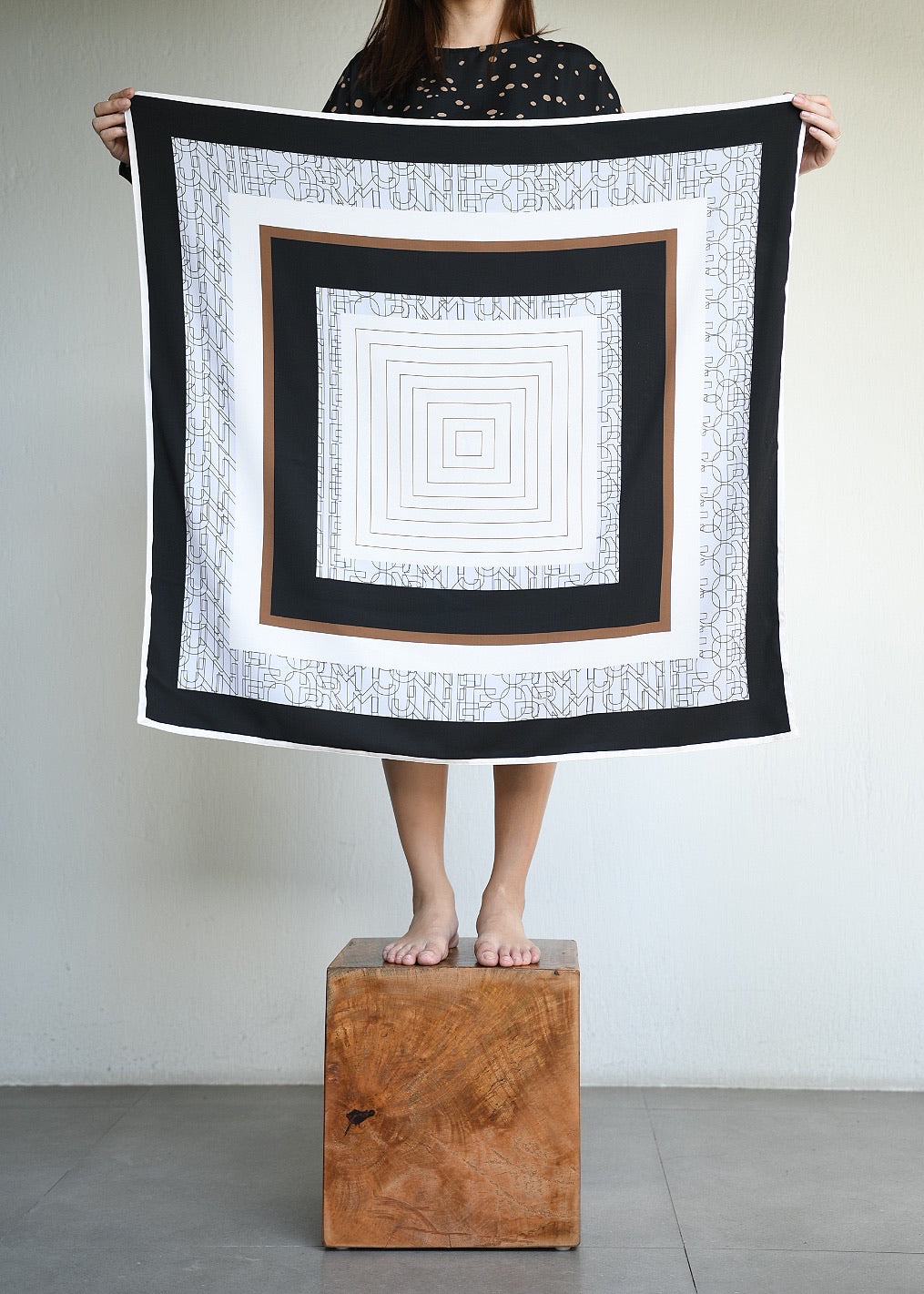 GETAWAY Reversible Scarf